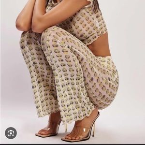 NWT Meshki Nora alien mesh pant set